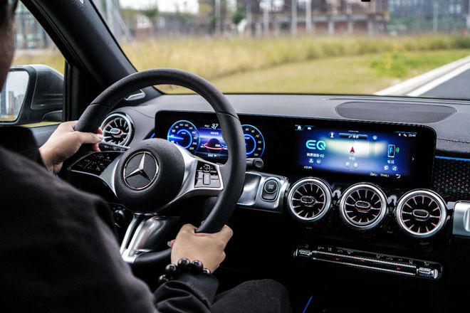 SUV：值得信赖的豪华电动车凯发体育赞助深度解读奔驰纯电(图13)