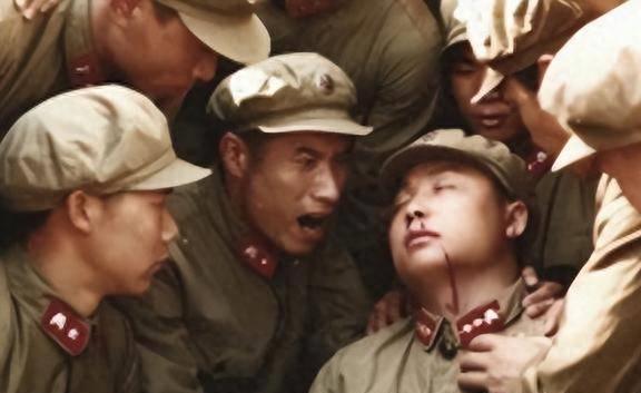 吕青：雷锋为何未被提拔他未交代缘由凯发K8国际娱乐雷锋壮烈牺牲追问(图9)